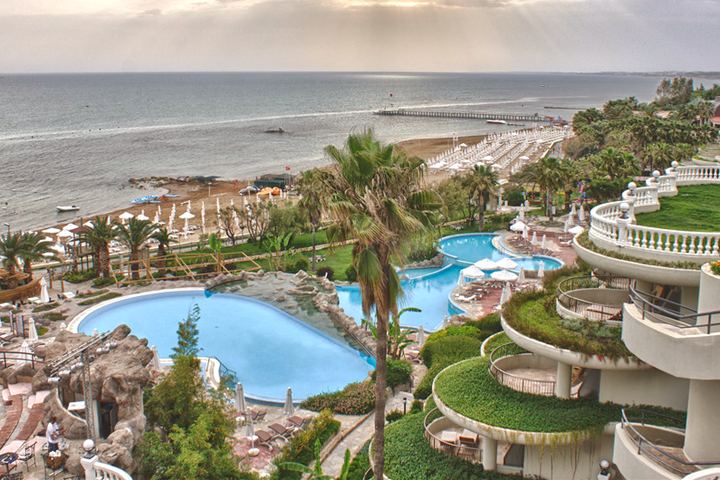 Poolanlage eines Strandhotels in Side